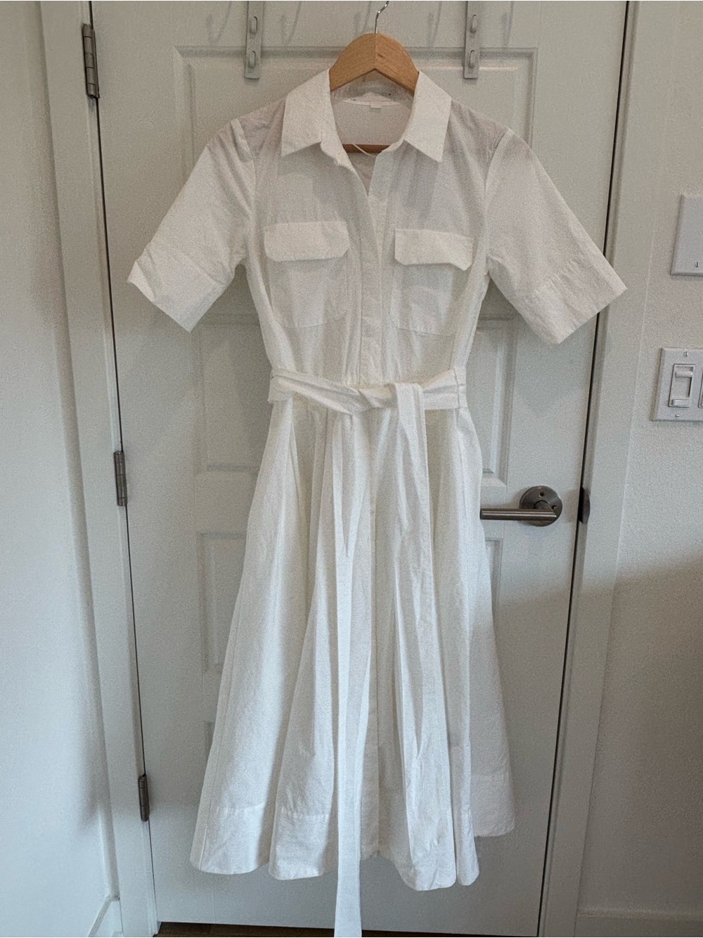 Like new Zara short sleeved dress - Picture 2 of 5
